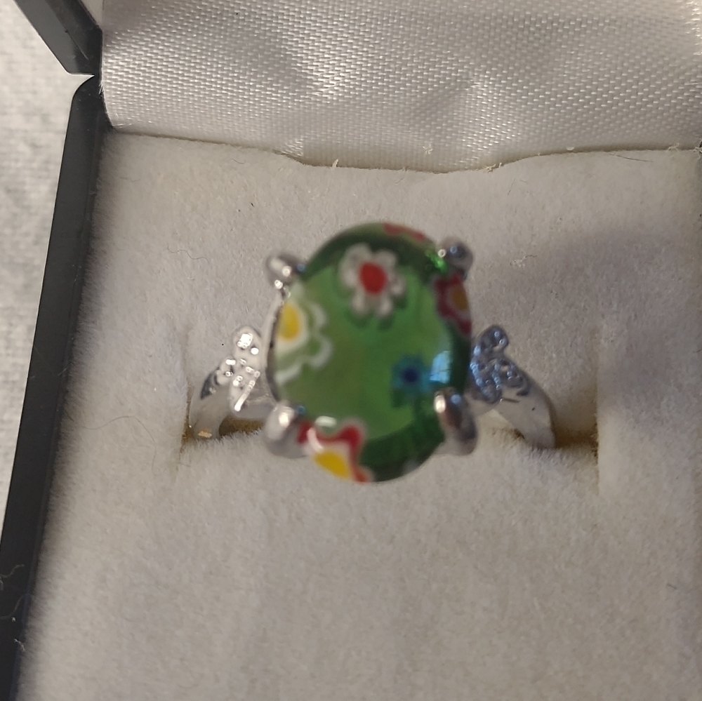 New women's green floral size 7.5 ring